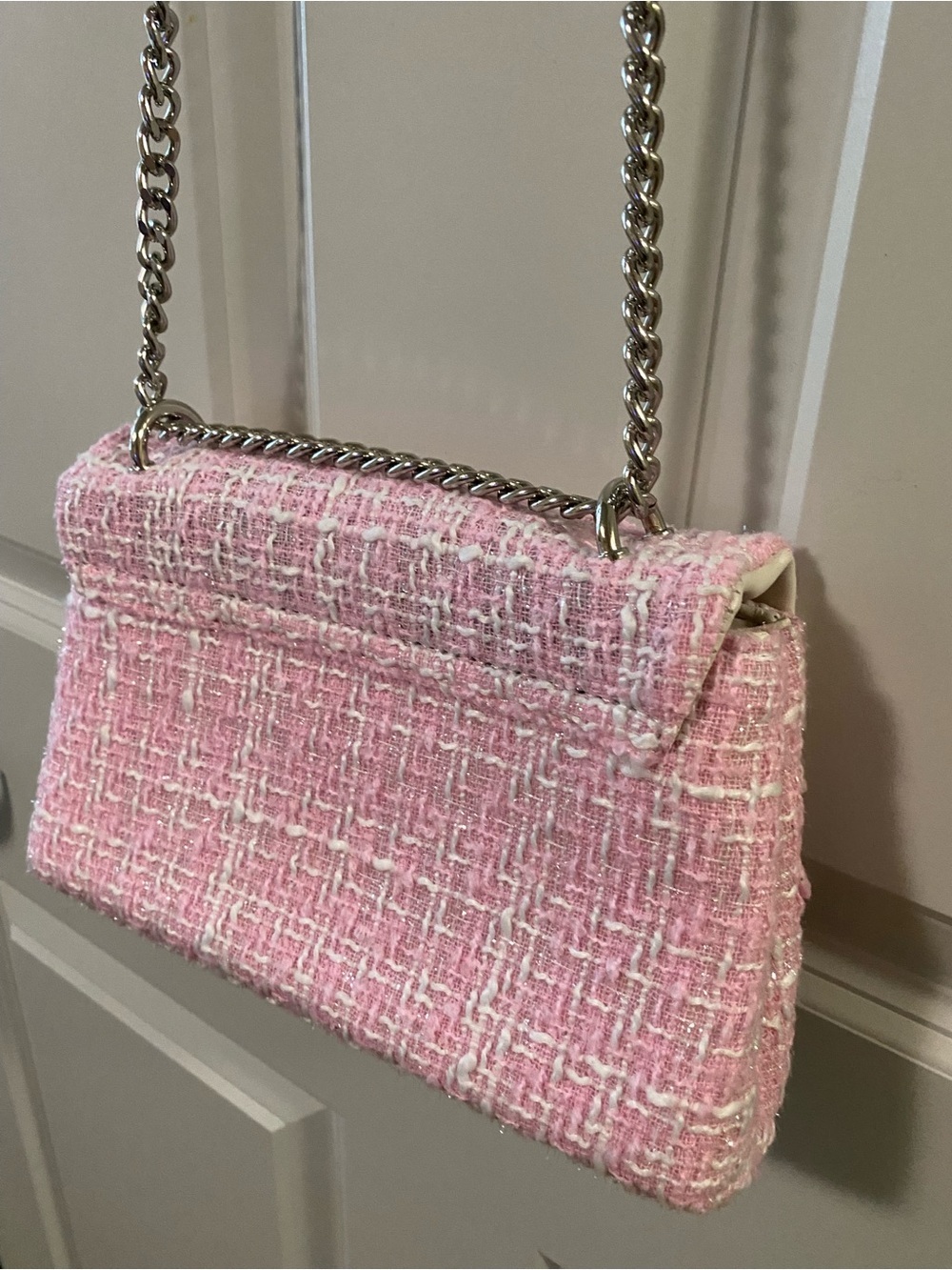 Badgley Mischka Pink Tweed Crossbody Bag with Silver Chain - Picture 4 of 6
